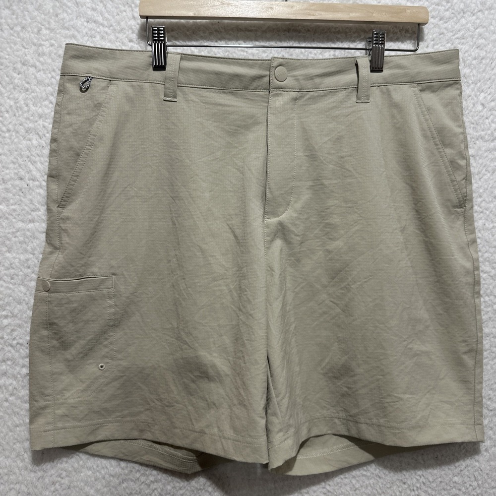 Columbia PCG Shorts Men's Size 38 Beige Lightweight Pockets Logo